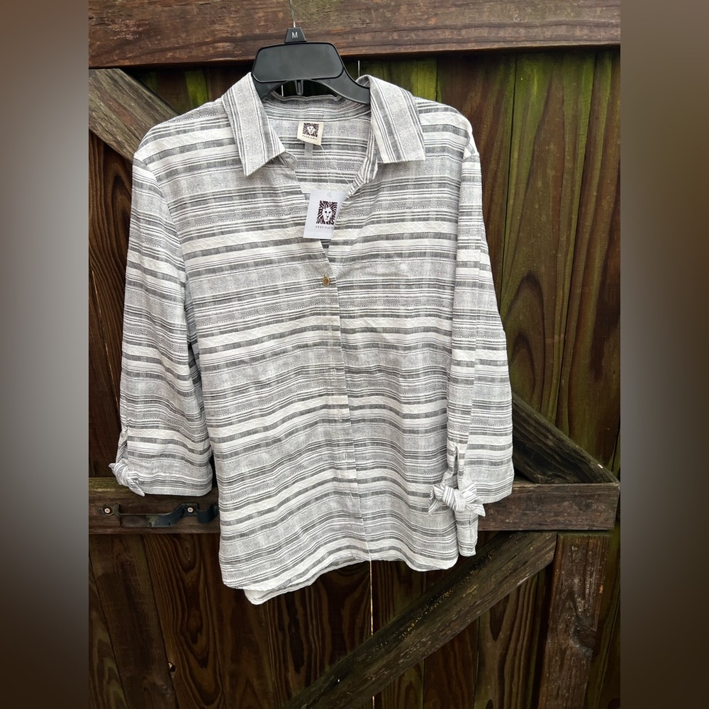 👗Anne Klein Gray and White Striped button down  Shirt